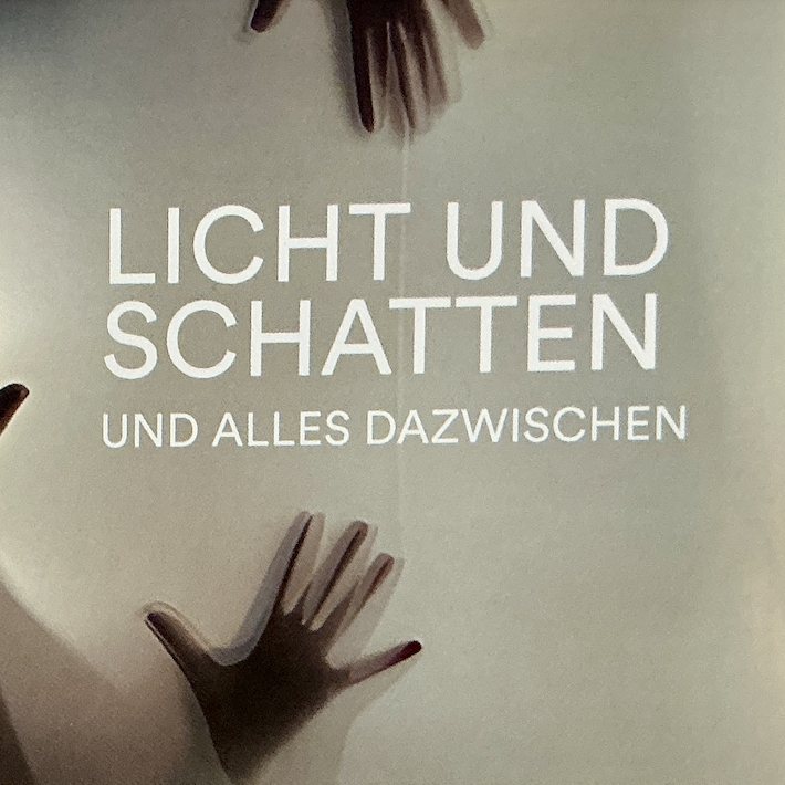 Mehr über den Artikel erfahren „Zwischen Licht und Schatten“  
