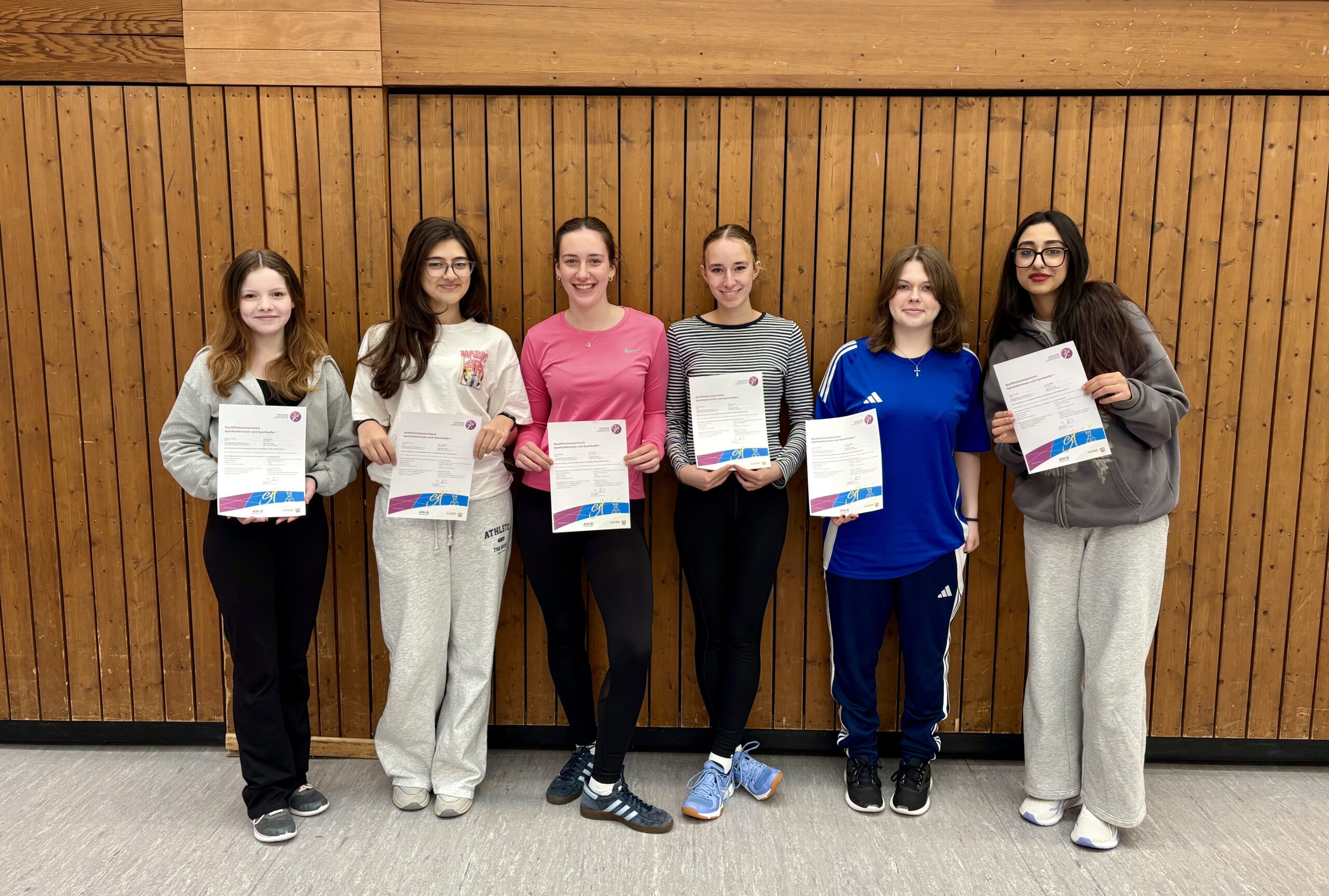 Mehr über den Artikel erfahren Neue Sporthelferinnen